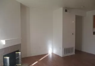 Photo #2: 2136814 Listing 