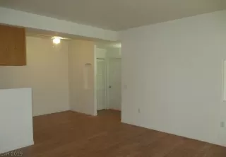 Photo #5: 2136814 Listing 