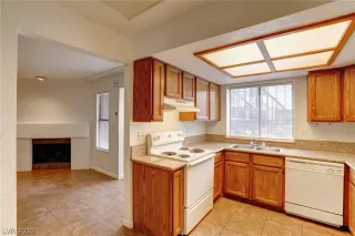 Photo #4: 2136864 Listing 