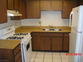 Photo #5: 2136869 Listing