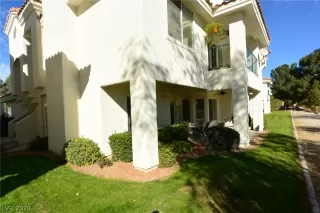 Photo #1: 2136878 Listing 