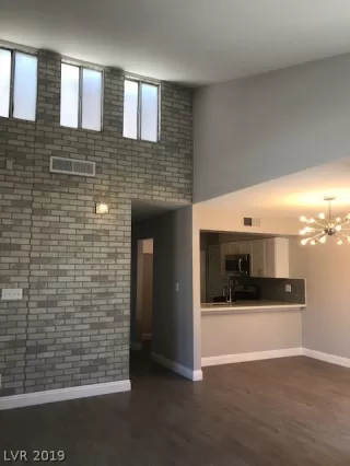 Photo #1: 2136887 Listing 