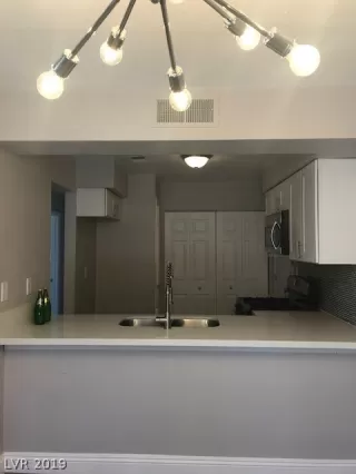 Photo #4: 2136887 Listing 