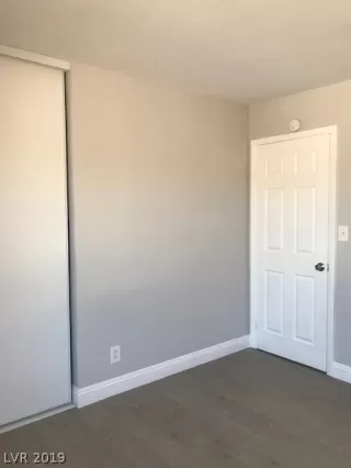 Photo #6: 2136887 Listing 