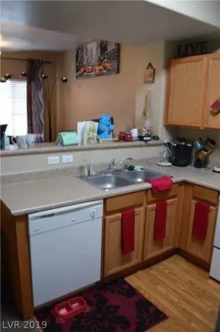 Photo #3: 2136960 Listing