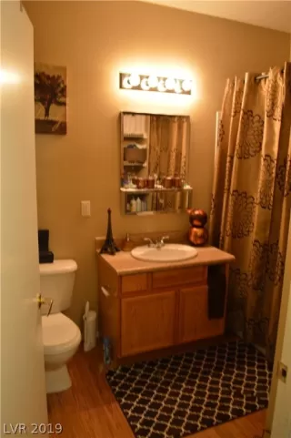 Photo #4: 2136960 Listing