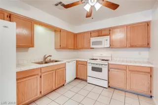 Photo #3: 2136971 Listing