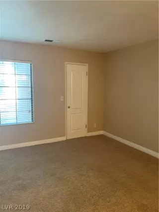 Photo #6: 2136975 Listing 