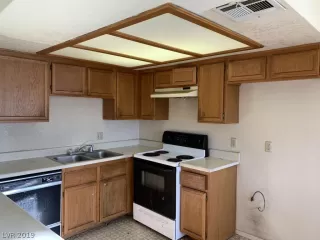 Photo #3: 2136992 Listing