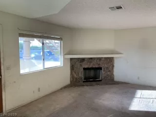 Photo #5: 2136992 Listing