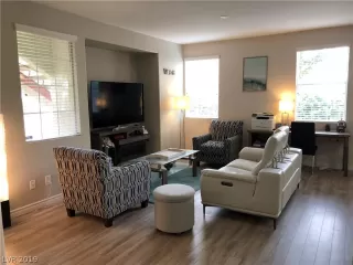 Photo #3: 2137005 Listing