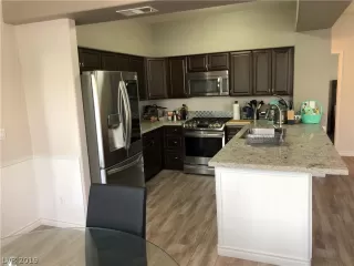 Photo #5: 2137005 Listing