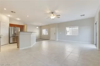 Photo #4: 2137017 Listing