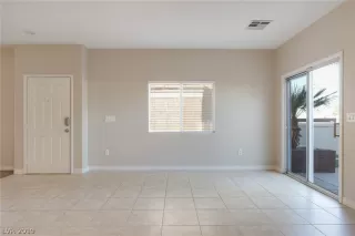 Photo #5: 2137017 Listing