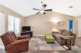 Photo #5: 2137023 Listing