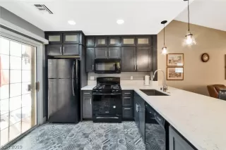 Photo #6: 2137023 Listing