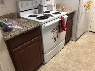 Photo #3: 2137028 Listing