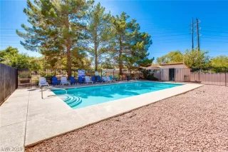 Photo #4: 2137052 Listing 