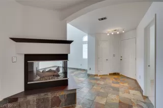 Photo #3: 2137058 Listing 