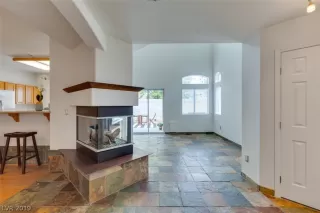 Photo #4: 2137058 Listing 