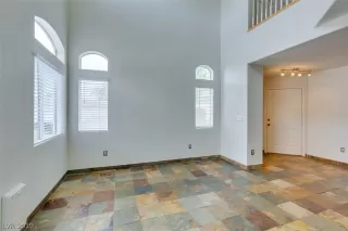 Photo #5: 2137058 Listing 