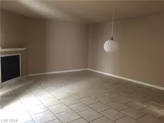 Photo #2: 2137091 Listing