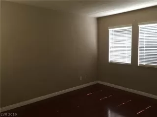 Photo #4: 2137091 Listing