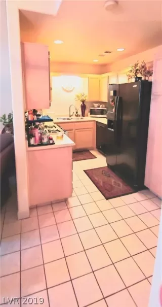 Photo #5: 2137104 Listing