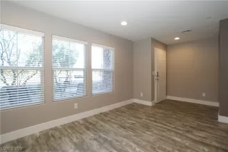 Photo #5: 2137116 Listing 