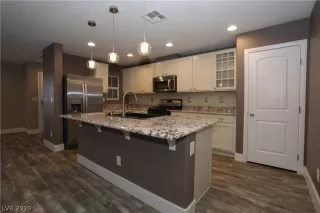 Photo #6: 2137116 Listing 