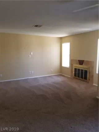 Photo #2: 2137161 Listing