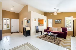 Photo #3: 2137211 Listing