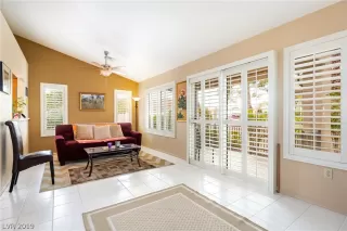 Photo #5: 2137211 Listing