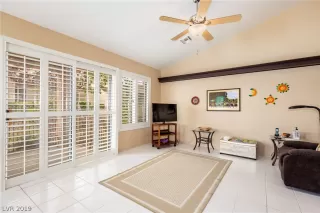 Photo #6: 2137211 Listing