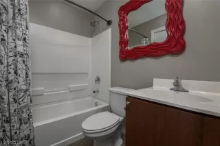 Photo #4: 2137223 Listing 