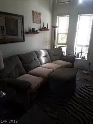 Photo #3: 2137232 Listing