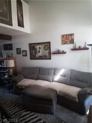 Photo #5: 2137232 Listing