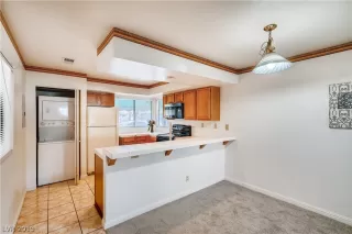 Photo #3: 2137258 Listing