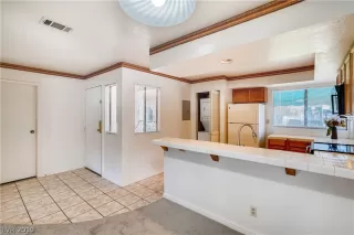 Photo #4: 2137258 Listing