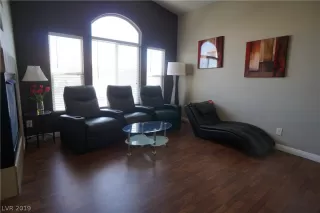 Photo #4: 2137278 Listing 