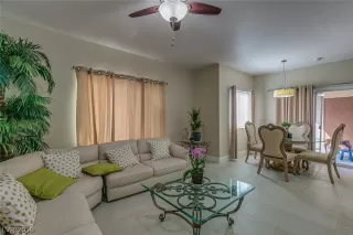 Photo #2: 2137316 Listing 