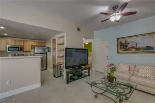 Photo #4: 2137316 Listing 