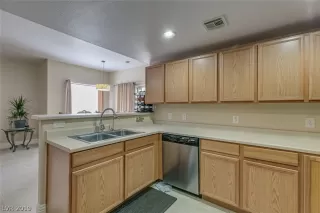 Photo #6: 2137316 Listing 