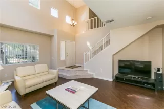 Photo #4: 2137334 Listing