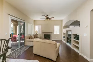 Photo #6: 2137334 Listing