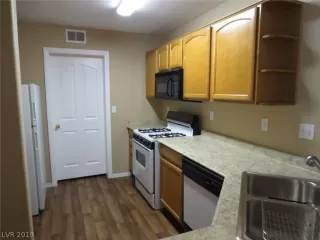 Photo #4: 2137350 Listing 