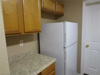 Photo #5: 2137350 Listing 