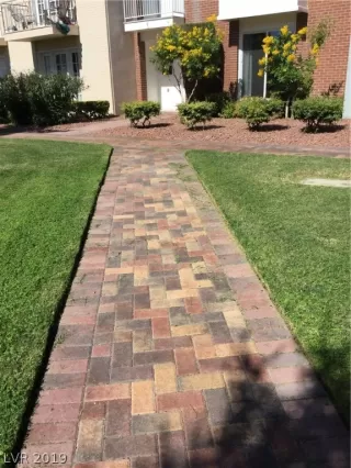 Photo #3: 2137377 Listing