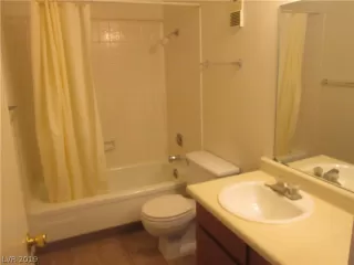 Photo #3: 2137382 Listing 