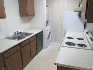 Photo #4: 2137382 Listing 